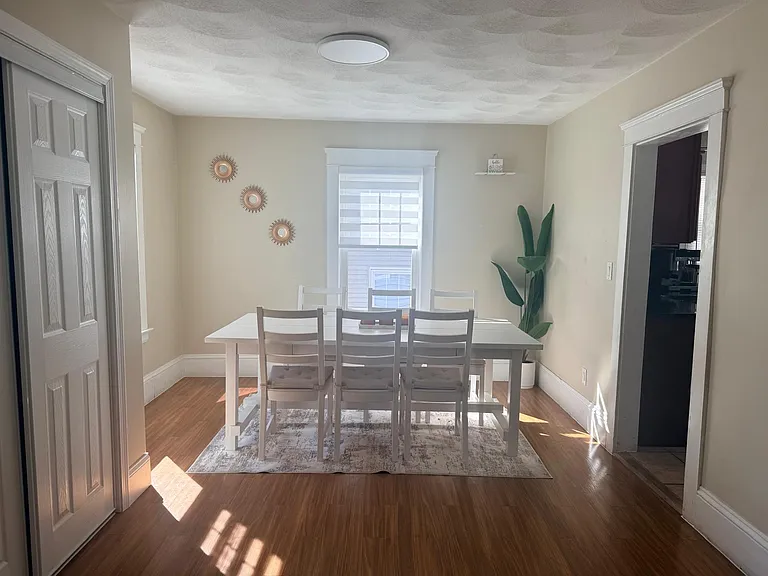 16 Sunset Ave — Photo 5