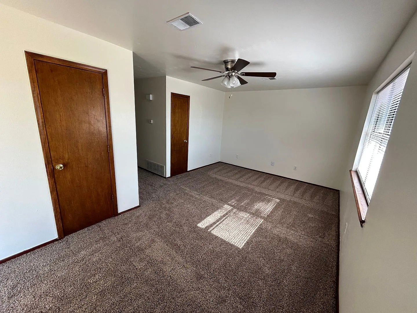 901 N Maryland St — Photo 3