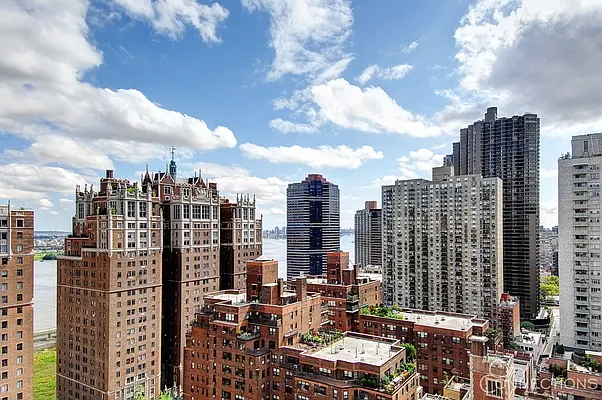 Sold by City Connections Realty | media 18