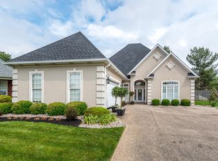 10214 Springhurst Gardens Cir, Louisville, KY 40241