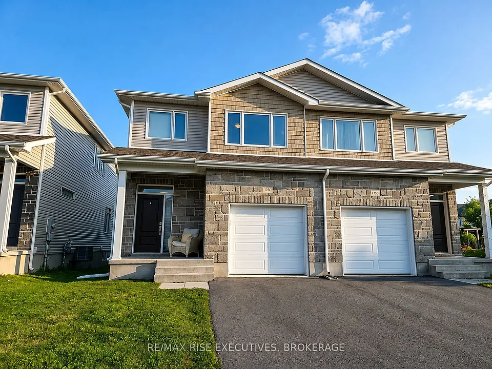 1236 Max Cres