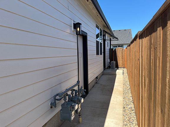 5th image of 2958 NW 15th Way #A