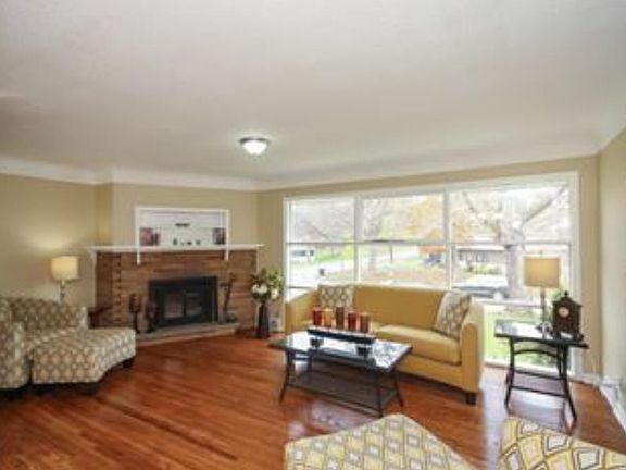 4th image of 1359 Hillcrest Dr NE