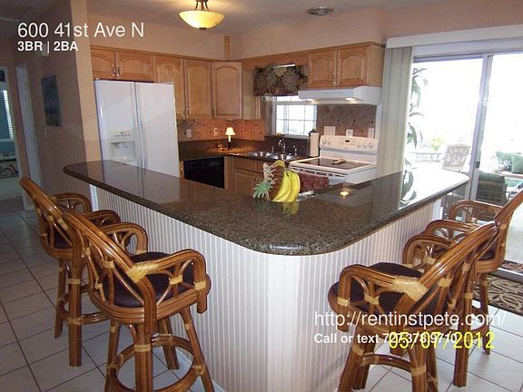 4th image of 600 41st Ave N