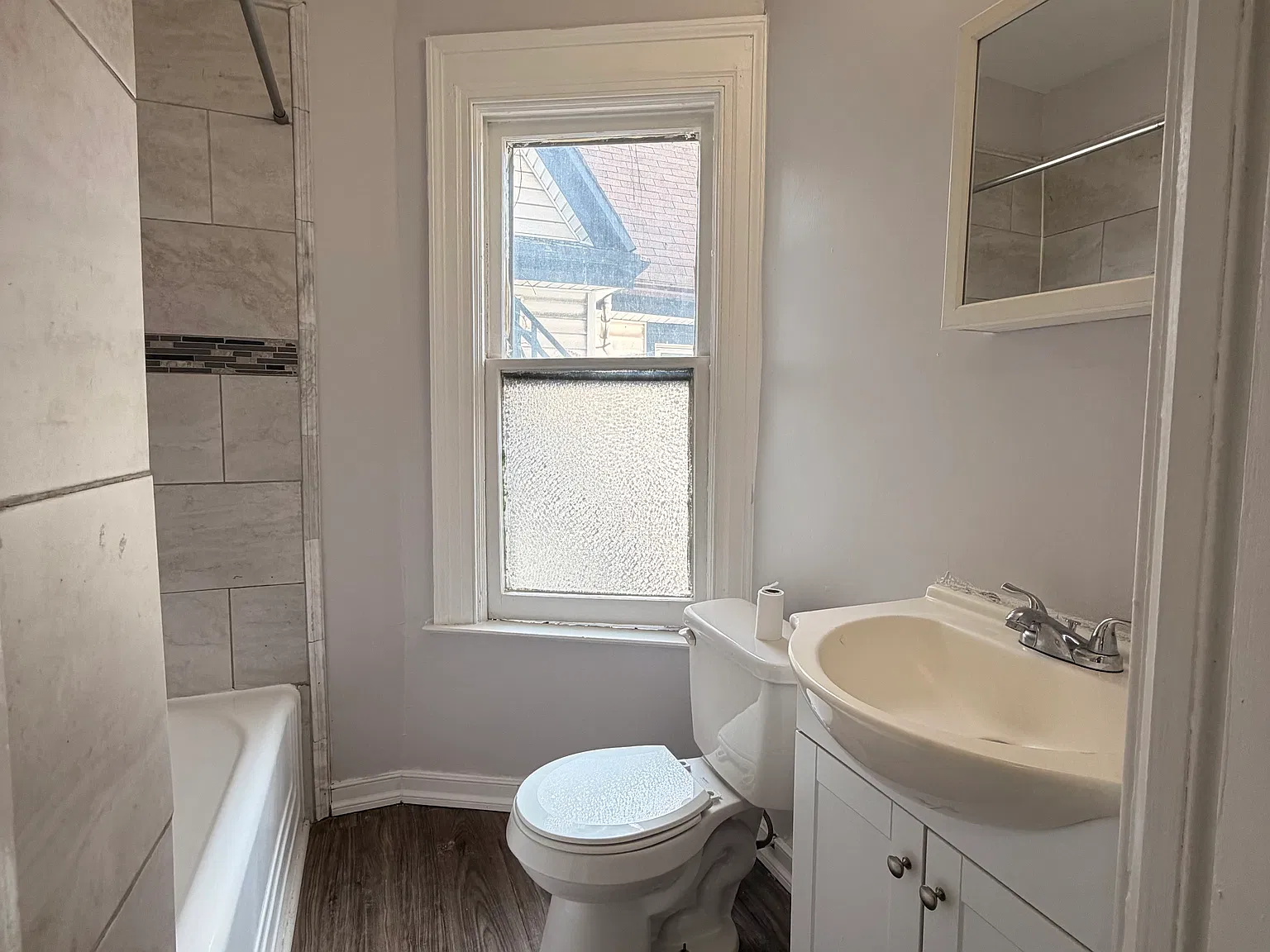 2 bed, $1,225 — Photo 3