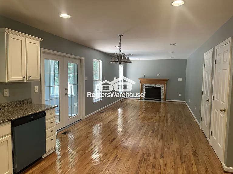 5613 Harvey Ct — Photo 12