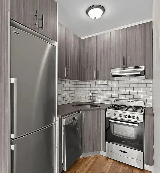 806 Dean St #2R — Photo 4
