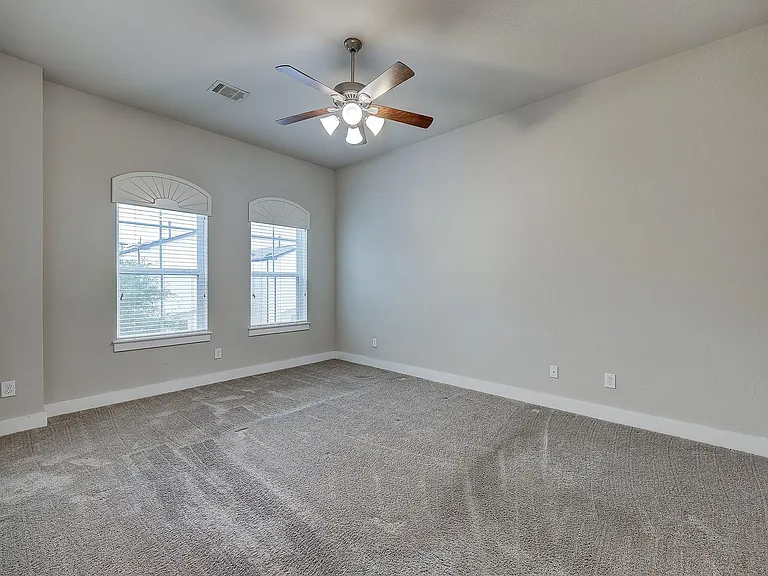 2724 Freund St — Photo 25