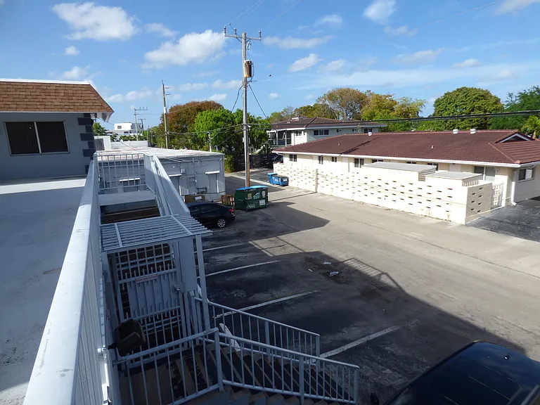 4220 N Federal Hwy #6 — Photo 16