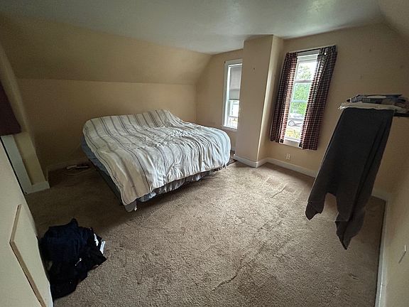 4th image of 60 Evergreen St Floor 2