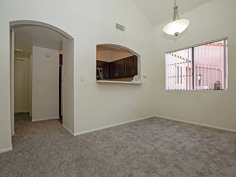 Winterhaven Terrace — Photo 32