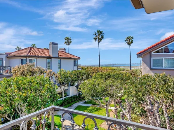 19261 Meadowood Cir, Huntington Beach, CA 92648