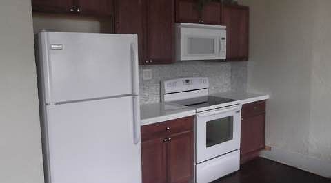 4th image of 128 SW Nassau St