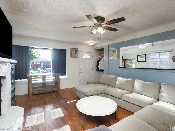 6187 Colonial St, Dearborn Heights, MI 48127
