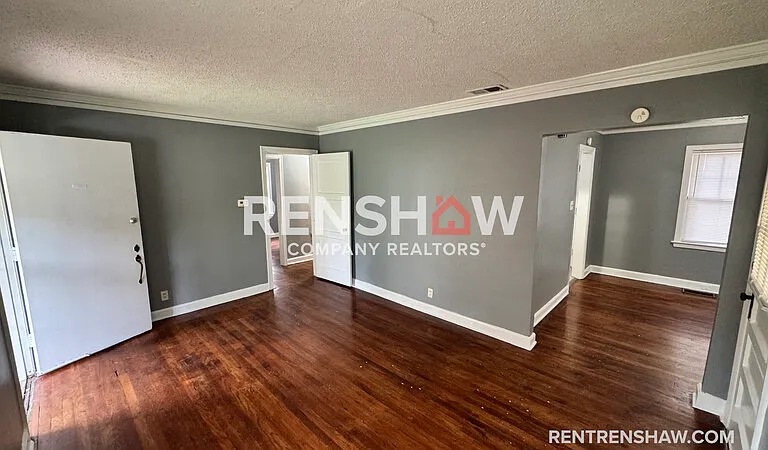 872 Homer St — Photo 2