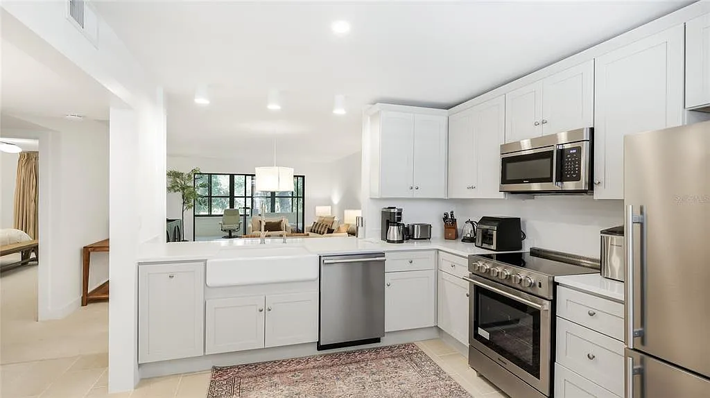 2 bed, 2.0 bath, 1304 sqft, $1,999 — Photo 4