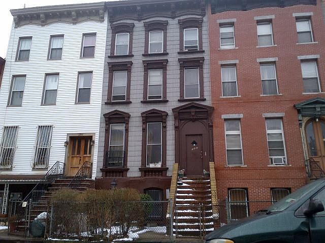 1st image of 142A Hull St