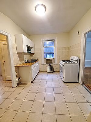 3rd image of 479 Rogers Ave #3