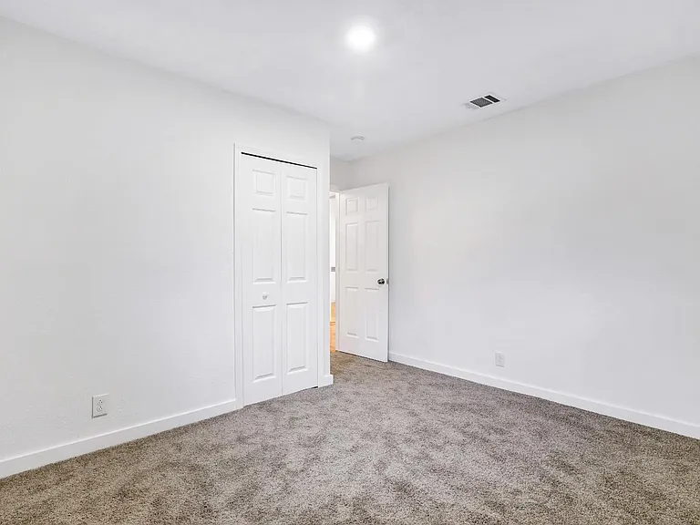 Unit Photo