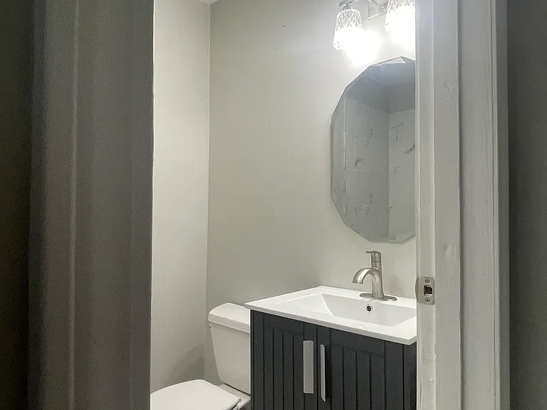1209 McArthur Dr — Photo 3