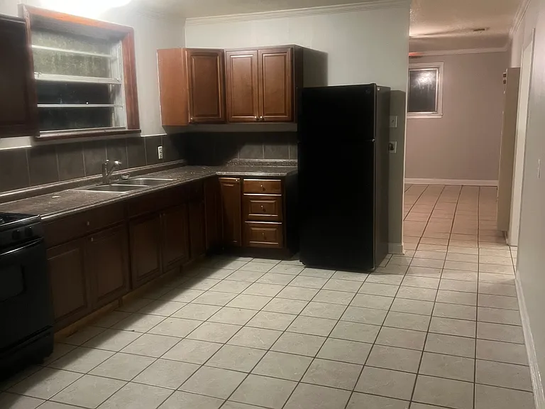 304 Mill St — Photo 3