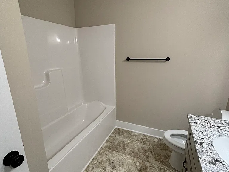 235 Brook Cv — Photo 11