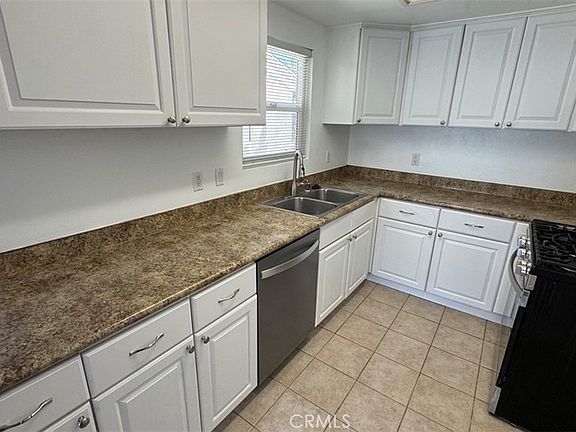 2nd image of 760 Rimpau Ave Unit 202