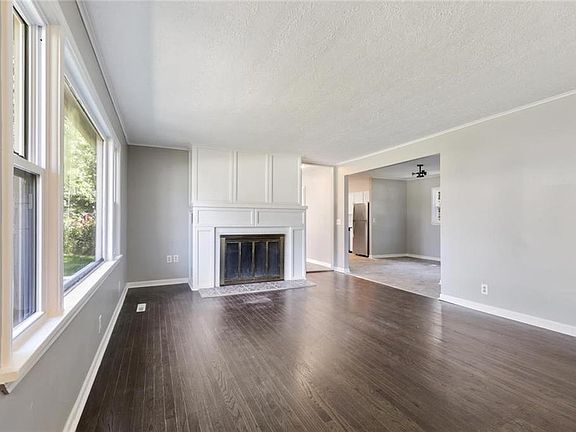 3rd image of 235 E Bellevista Dr