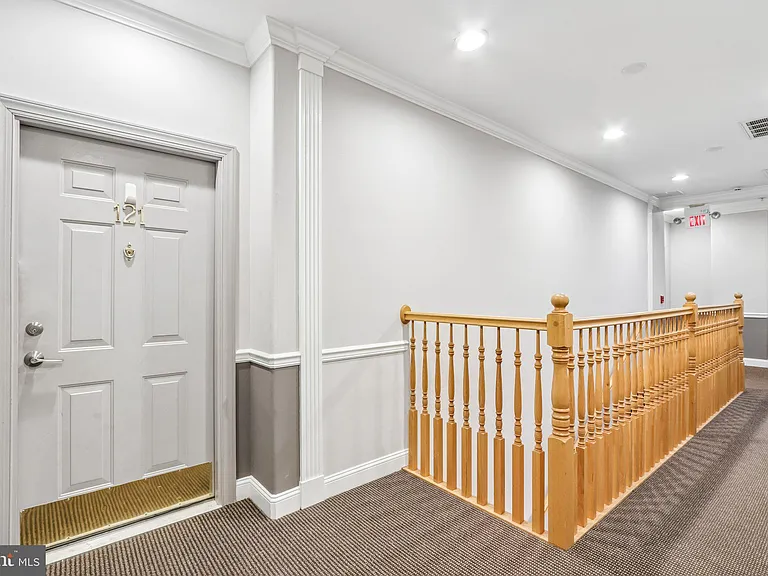 121 Kyle Way — Photo 30
