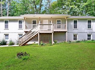 537 Raven Springs Trl, Stone Mountain, GA 30087