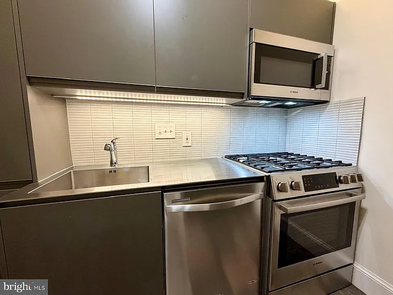 3020 Dent Pl NW #10W — Photo 8