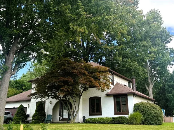 135 Sannita Dr, Rochester, NY 14626