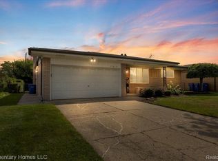 30318 Autumn Ln, Warren, MI 48088