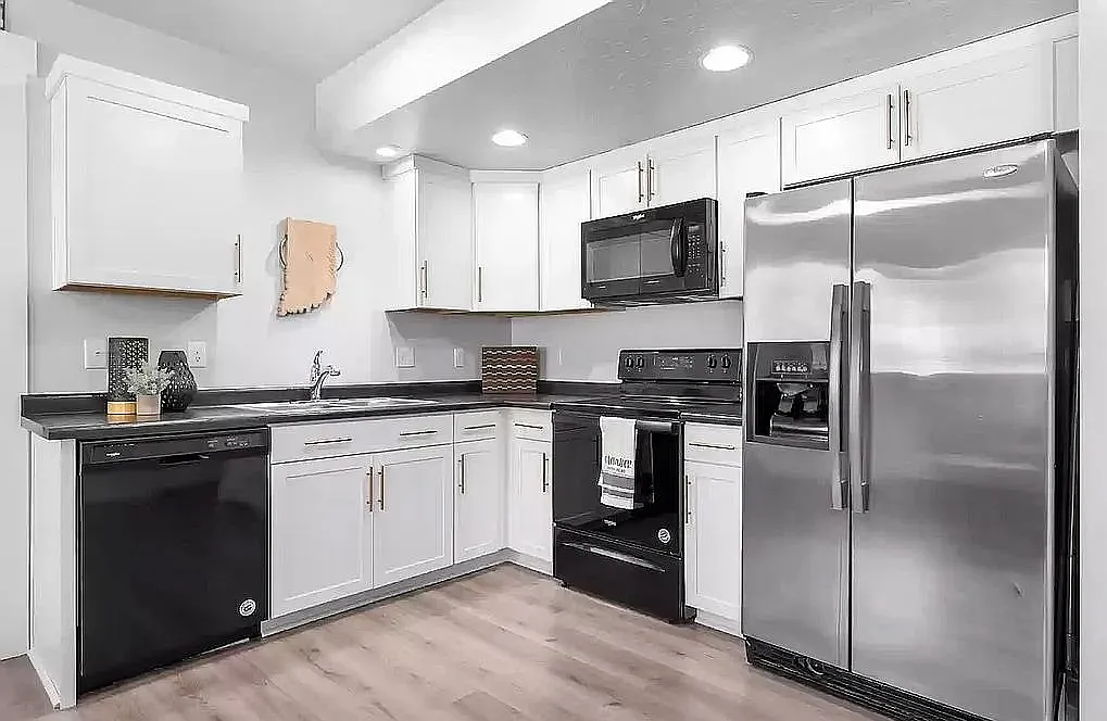 1 bed, 1400 sqft, $1,500 — Photo 4