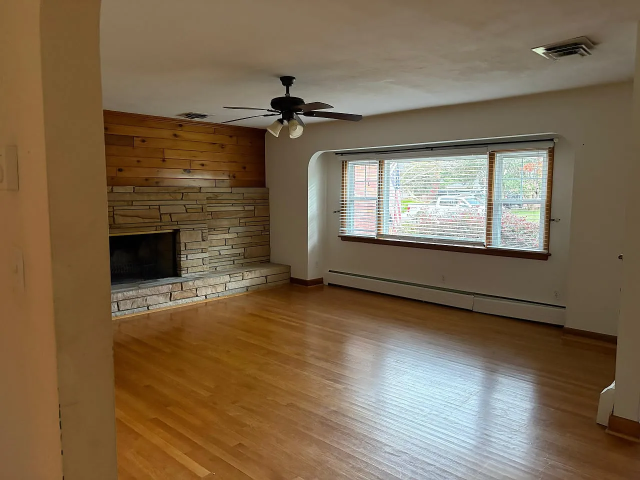 4325 Two Woods Rd — Photo 3