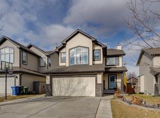 47 W Westmount Rd, Okotoks, AB T1S2J3