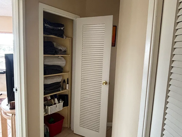 1831 NE 38th St #301 — Photo 11