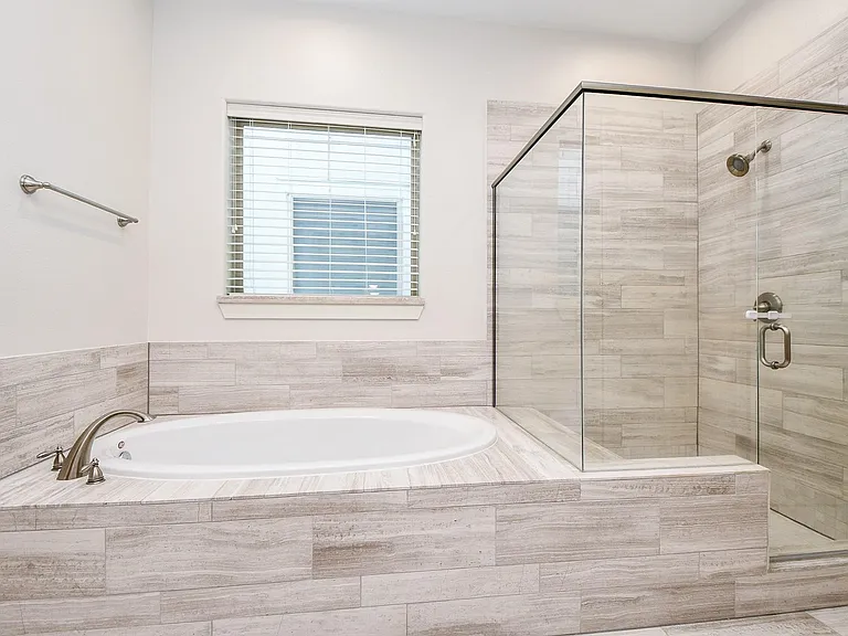 709 Delano St — Photo 28