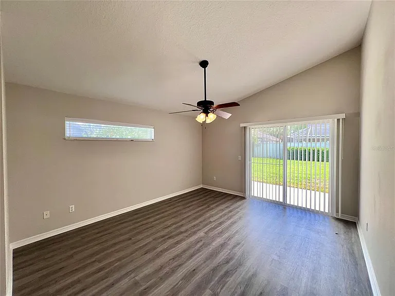70 Wellesley Ln — Photo 27