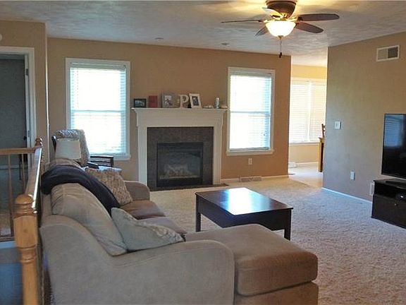 2nd image of 3004 Sierra Ct