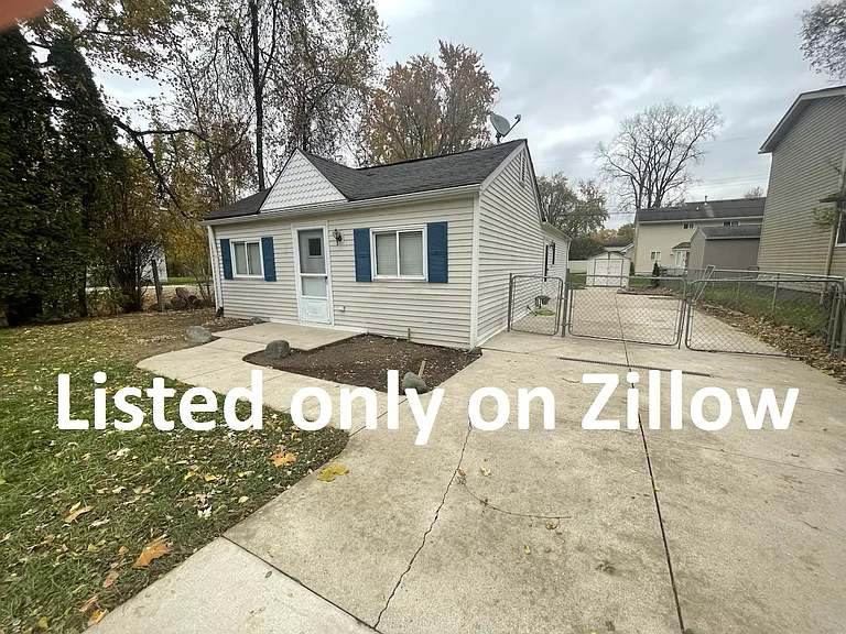 21722 Jefferson St — Photo 1