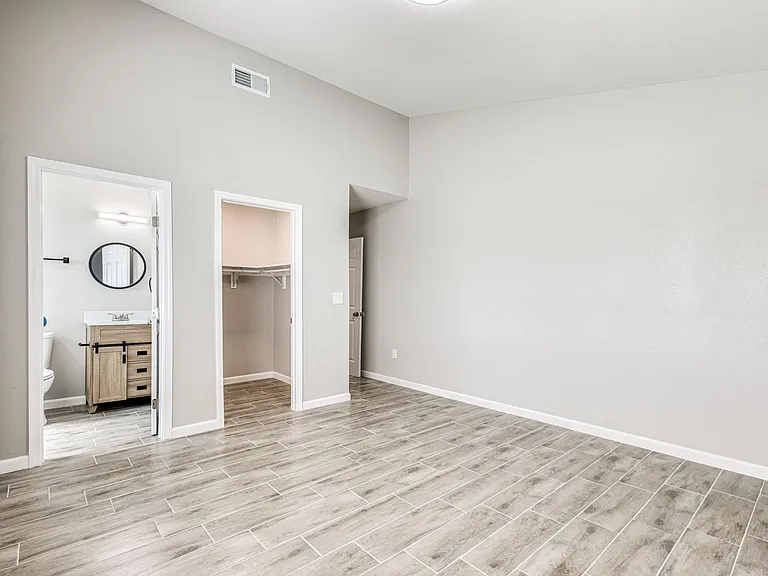10028 Cross St — Photo 10