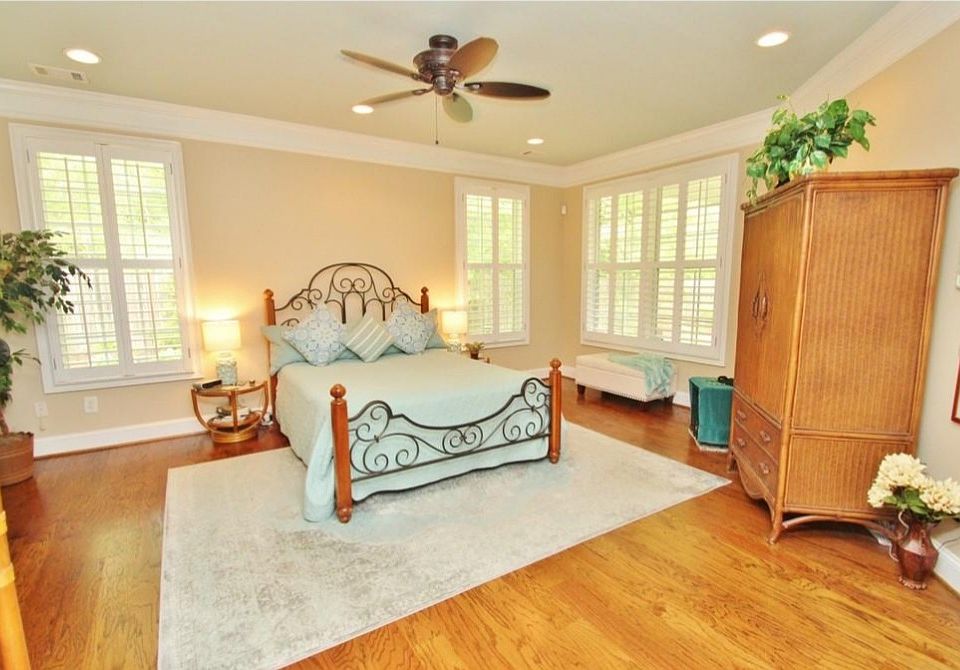 2nd image of 419 Madison Park Dr