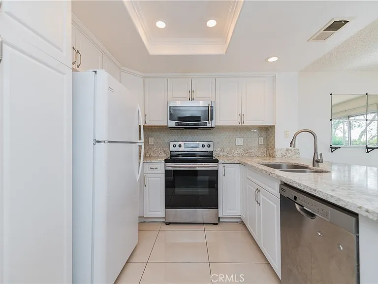333 Stanford Ct #30 — Photo 14