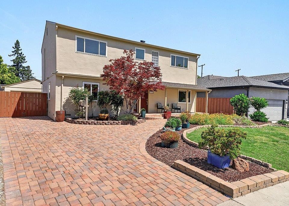 1st image of 2377 Tulip Rd