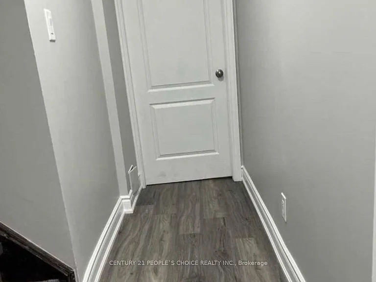 23 Travis Cres #BASEMENT — Photo 9