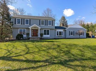 10 Foxwood Run, Middletown, NJ 07748