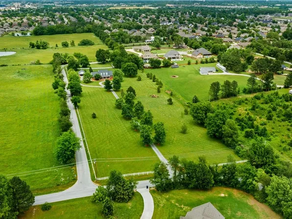 4587 W Garrett Rd, Rogers, AR 72758