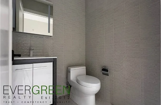 Rented by Evergreen Apartments BK | media 33