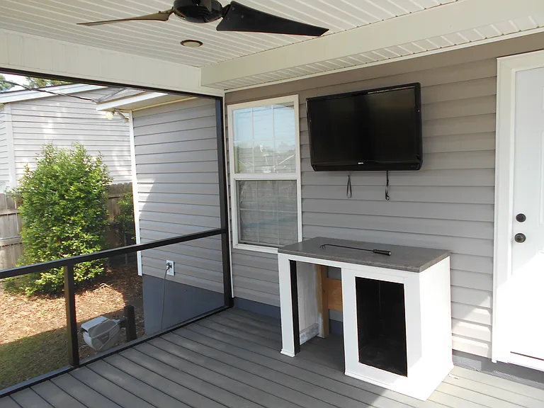 707 Holland Ave — Photo 13